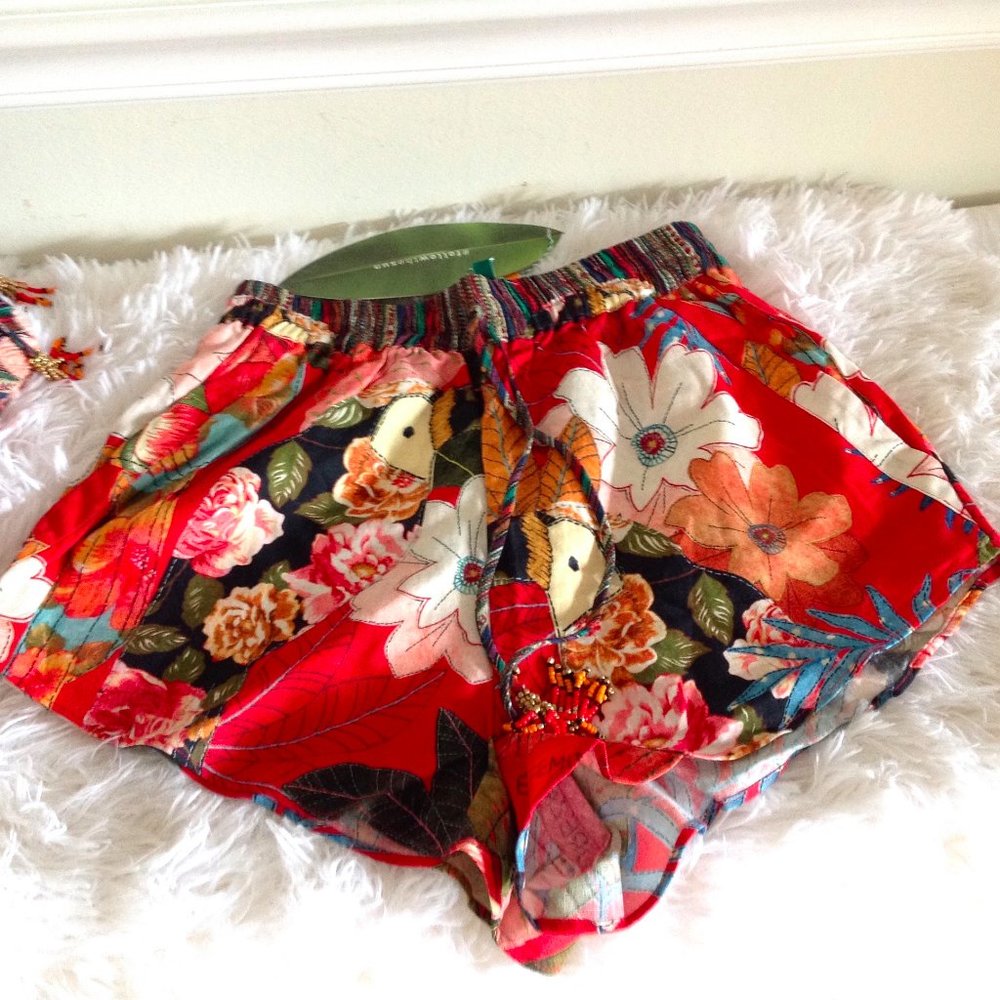 Farm Rio Feminine Nature Shorts - Picture 4 of 12